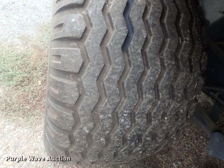 image for item DI7281 2007 Massey-Ferguson 2050  large square baler