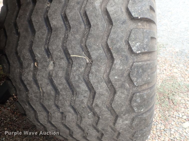 image for item DI7281 2007 Massey-Ferguson 2050  large square baler