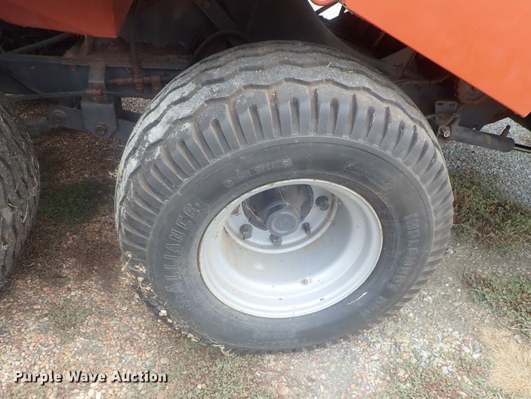 image for item DI7281 2007 Massey-Ferguson 2050  large square baler