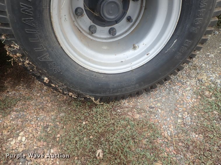 image for item DI7281 2007 Massey-Ferguson 2050  large square baler