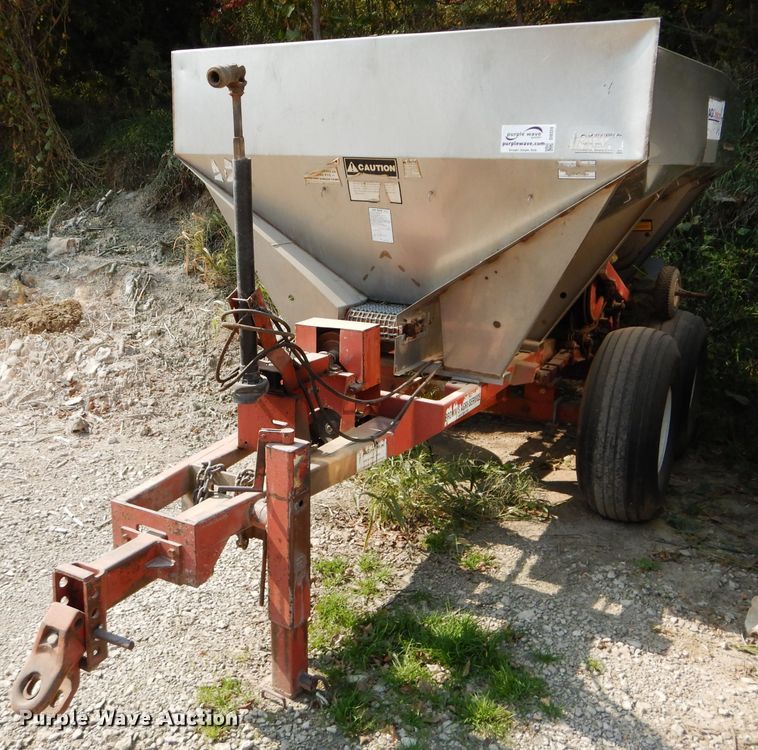 image for item DI8324 Ag Systems AG600 spreader