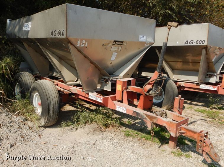 image for item DI8324 Ag Systems AG600 spreader