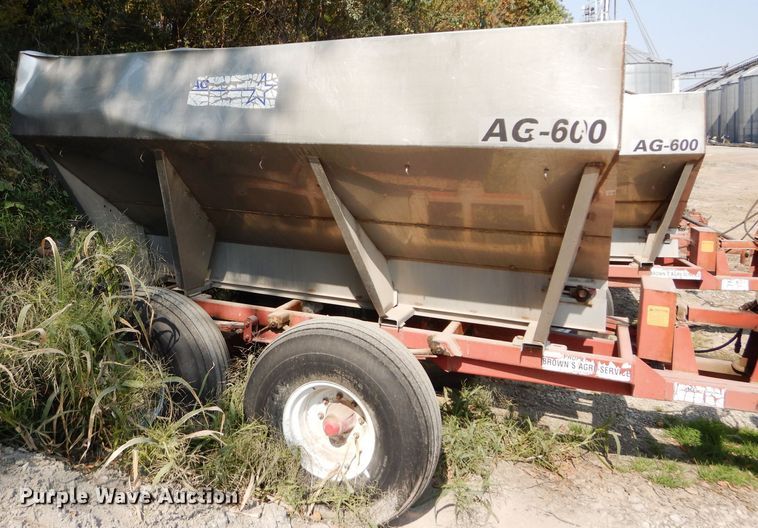 image for item DI8324 Ag Systems AG600 spreader