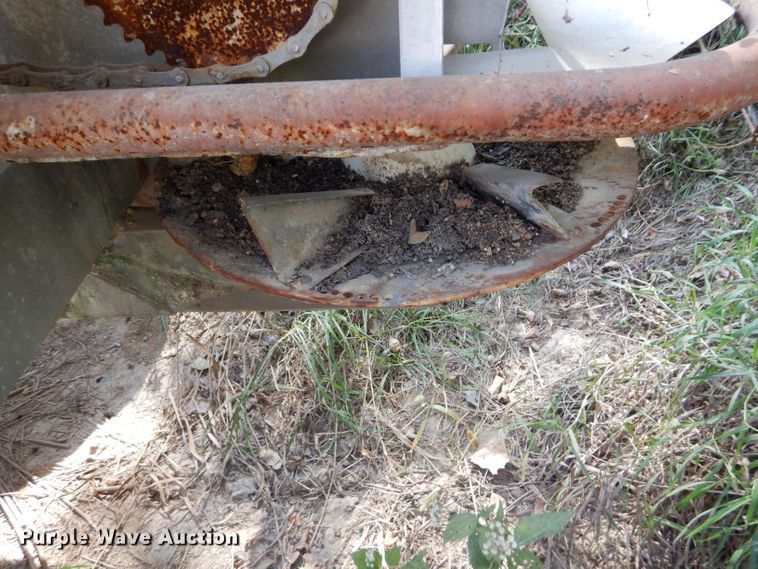 image for item DI8324 Ag Systems AG600 spreader