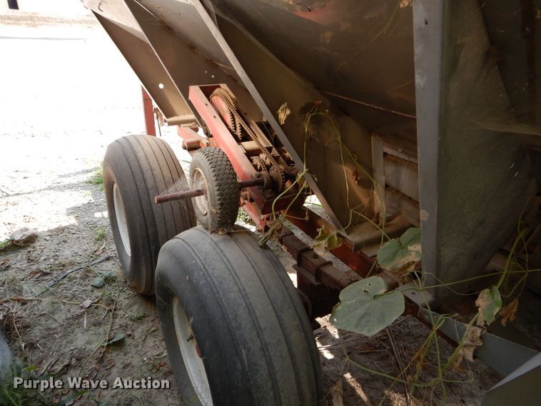 image for item DI8324 Ag Systems AG600 spreader