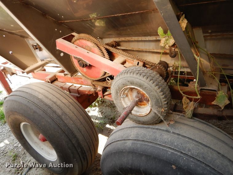 image for item DI8324 Ag Systems AG600 spreader