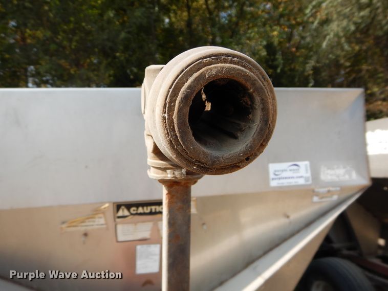 image for item DI8324 Ag Systems AG600 spreader