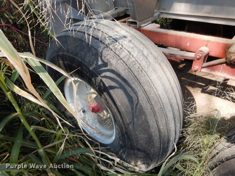 image for item DI8324 Ag Systems AG600 spreader