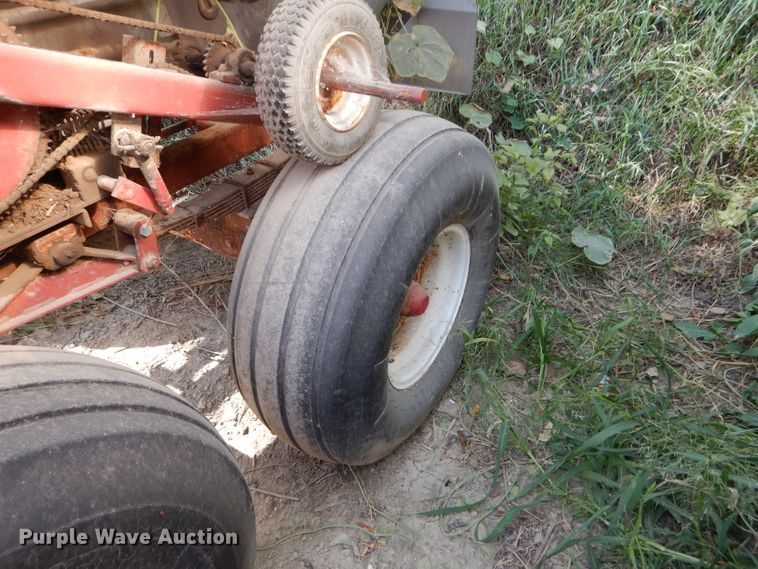 image for item DI8324 Ag Systems AG600 spreader