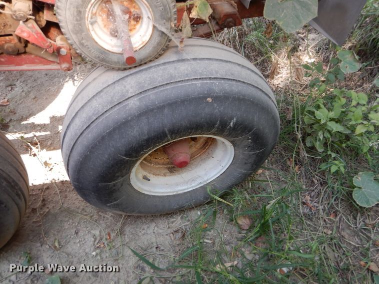 image for item DI8324 Ag Systems AG600 spreader