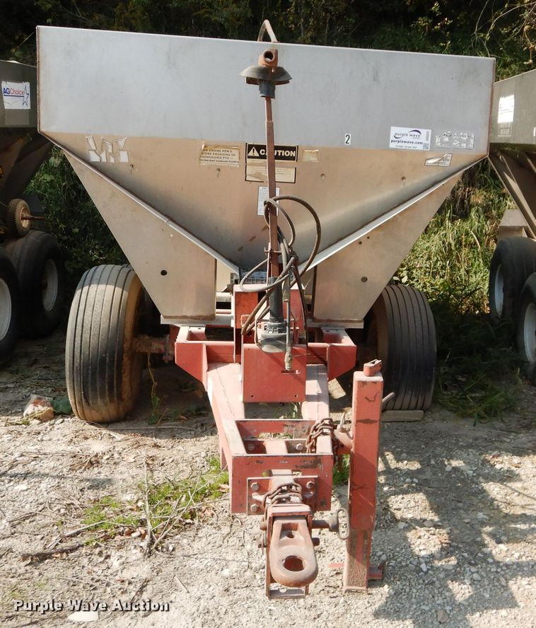 image for item DI8325 Ag Systems AG600 spreader
