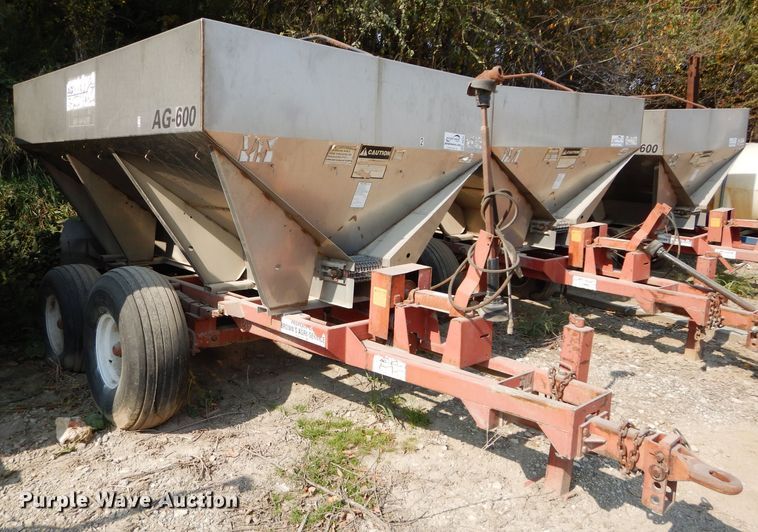 image for item DI8325 Ag Systems AG600 spreader