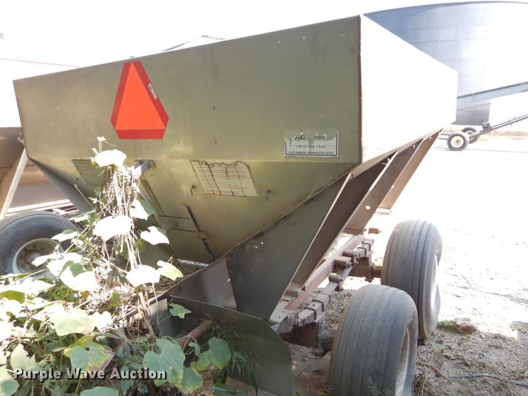 image for item DI8325 Ag Systems AG600 spreader