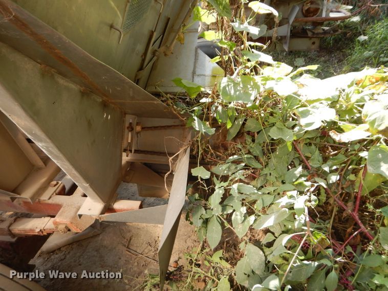 image for item DI8325 Ag Systems AG600 spreader