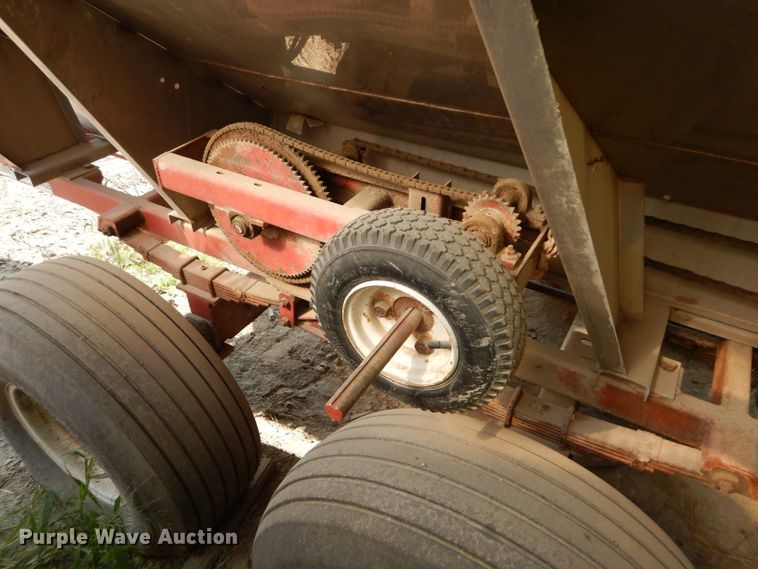 image for item DI8325 Ag Systems AG600 spreader