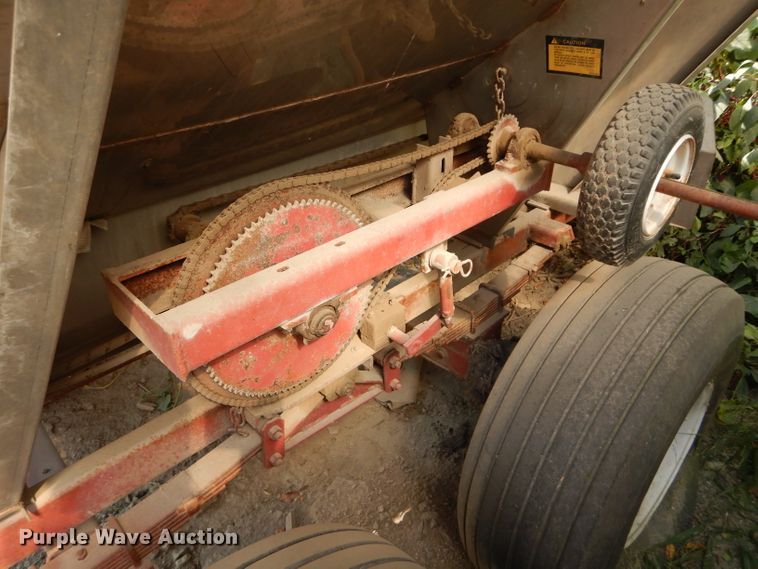 image for item DI8325 Ag Systems AG600 spreader