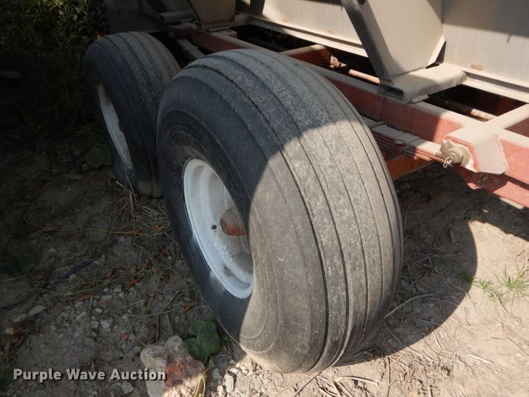 image for item DI8325 Ag Systems AG600 spreader