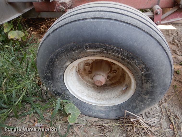 image for item DI8325 Ag Systems AG600 spreader