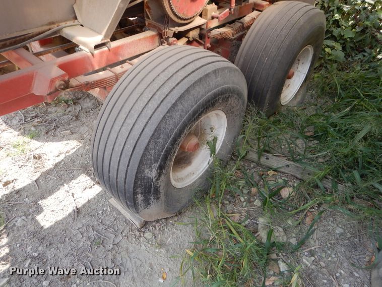 image for item DI8325 Ag Systems AG600 spreader