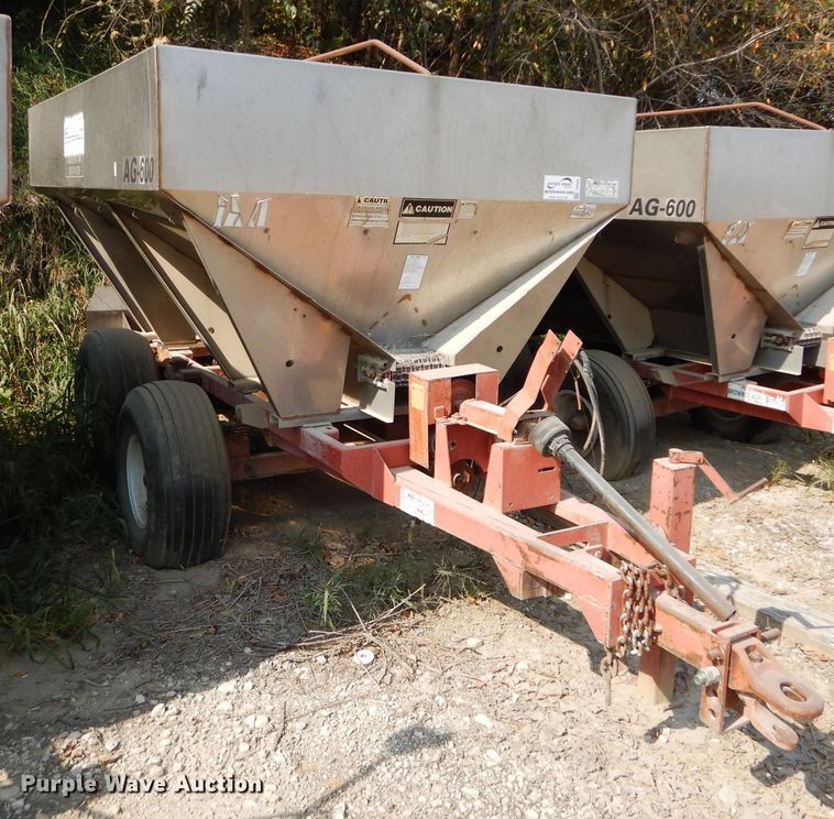 image for item DI8326 Ag Systems AG600 spreader