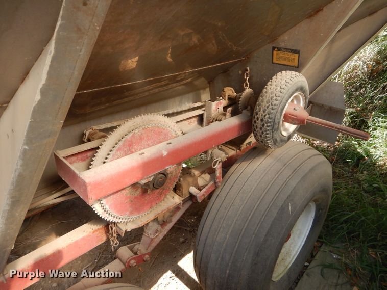 image for item DI8326 Ag Systems AG600 spreader