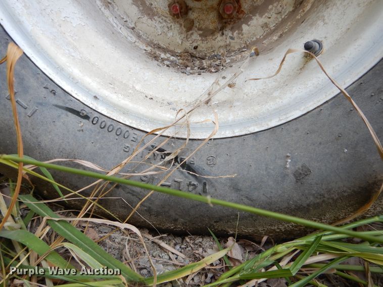 image for item DI8326 Ag Systems AG600 spreader