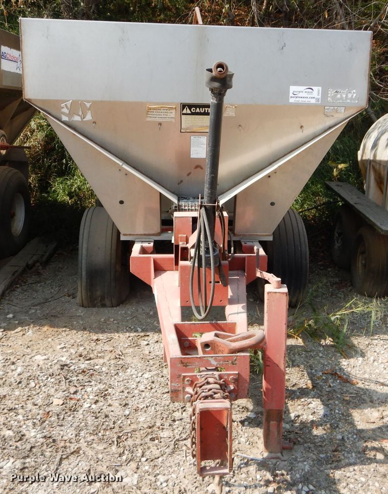 image for item DI8327 Ag Systems AG600 spreader