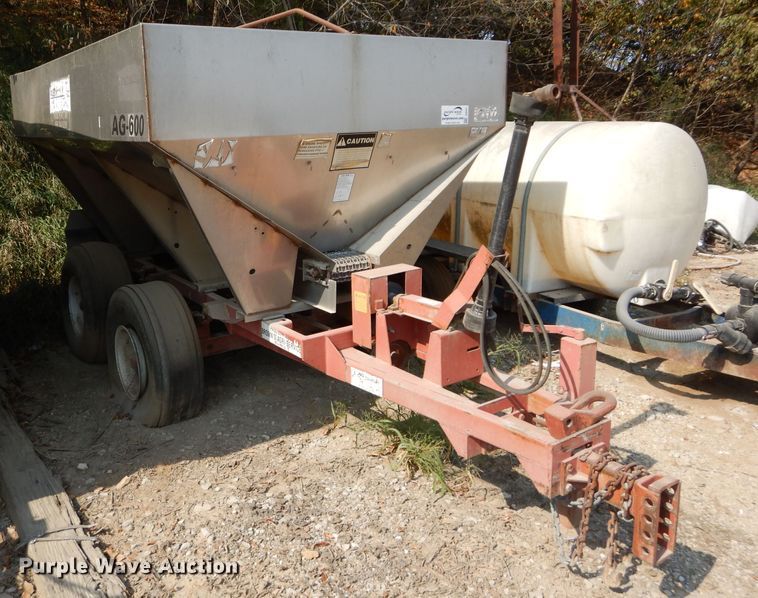 image for item DI8327 Ag Systems AG600 spreader