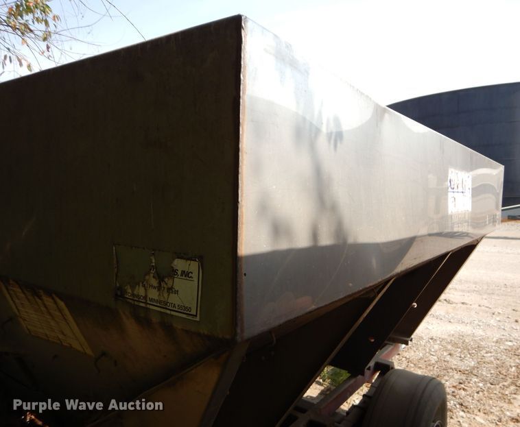 image for item DI8327 Ag Systems AG600 spreader