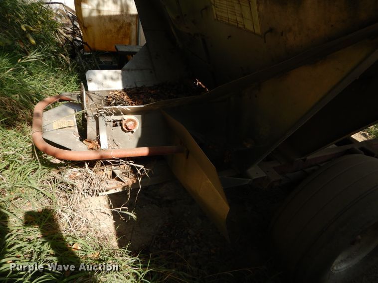 image for item DI8327 Ag Systems AG600 spreader