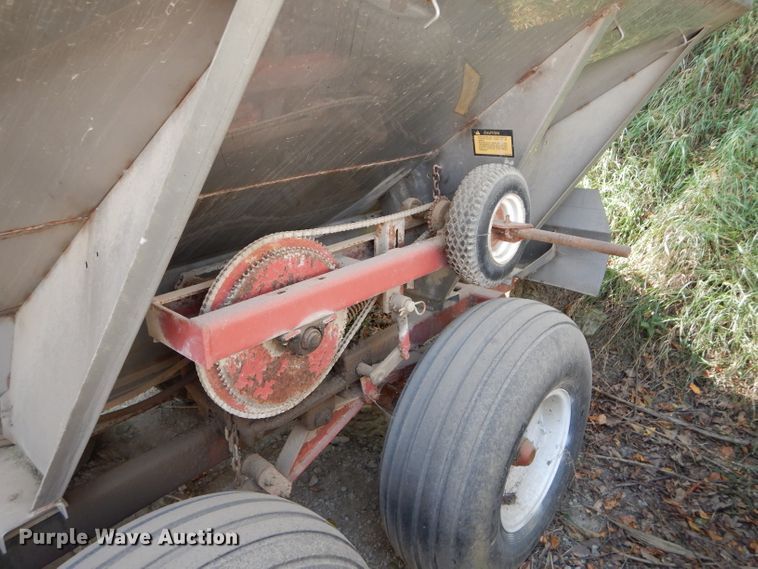 image for item DI8327 Ag Systems AG600 spreader