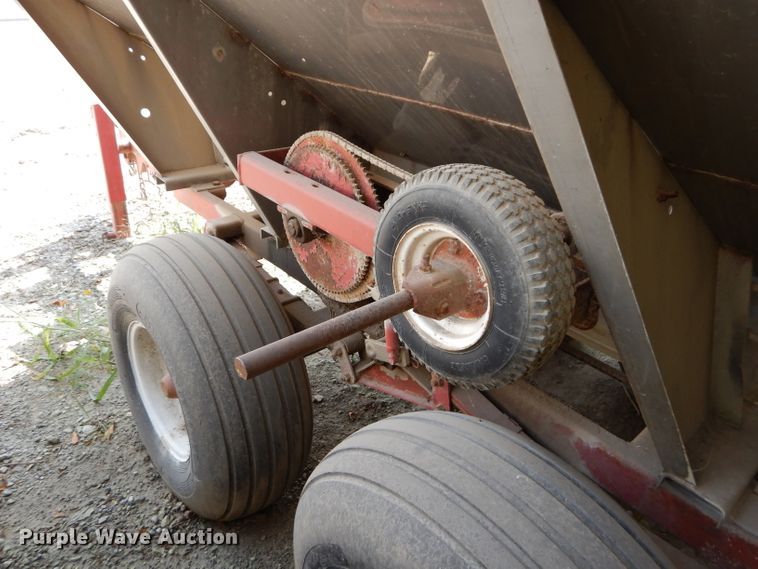 image for item DI8327 Ag Systems AG600 spreader