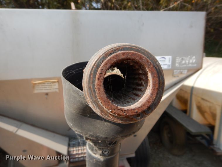 image for item DI8327 Ag Systems AG600 spreader