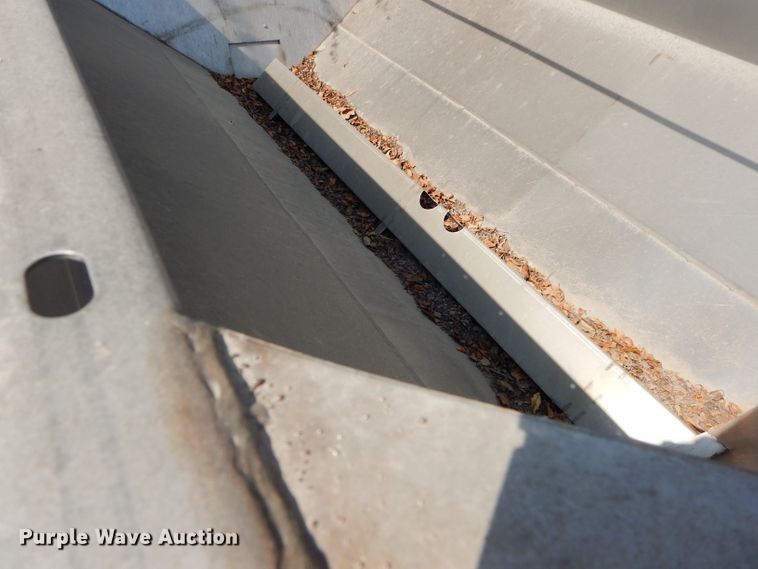 image for item DI8327 Ag Systems AG600 spreader