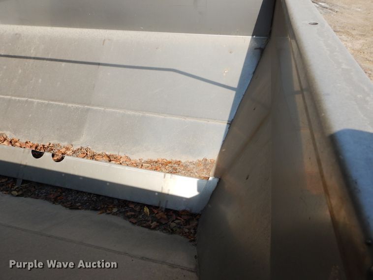 image for item DI8327 Ag Systems AG600 spreader