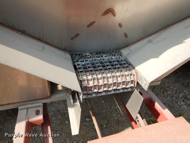 image for item DI8327 Ag Systems AG600 spreader