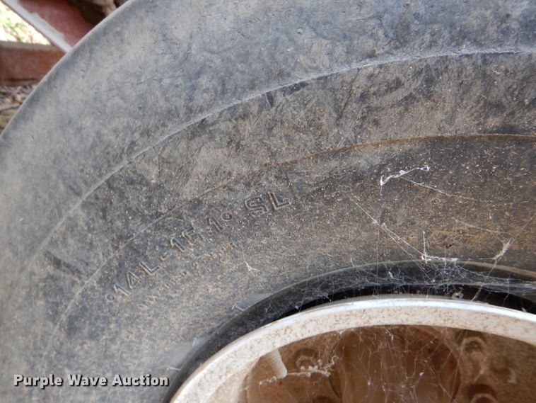 image for item DI8327 Ag Systems AG600 spreader