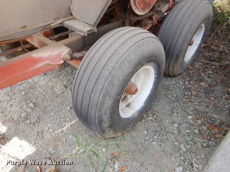 image for item DI8327 Ag Systems AG600 spreader