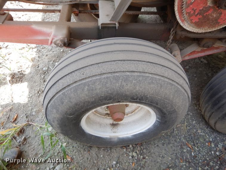 image for item DI8327 Ag Systems AG600 spreader