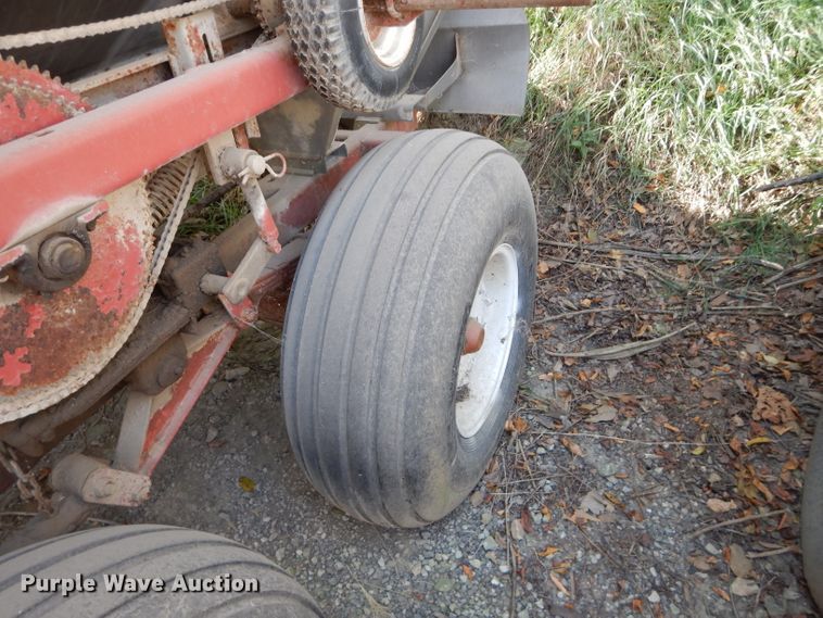 image for item DI8327 Ag Systems AG600 spreader