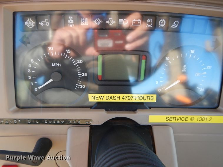 image for item DI8337 2004 John Deere 6715  MFWD tractor