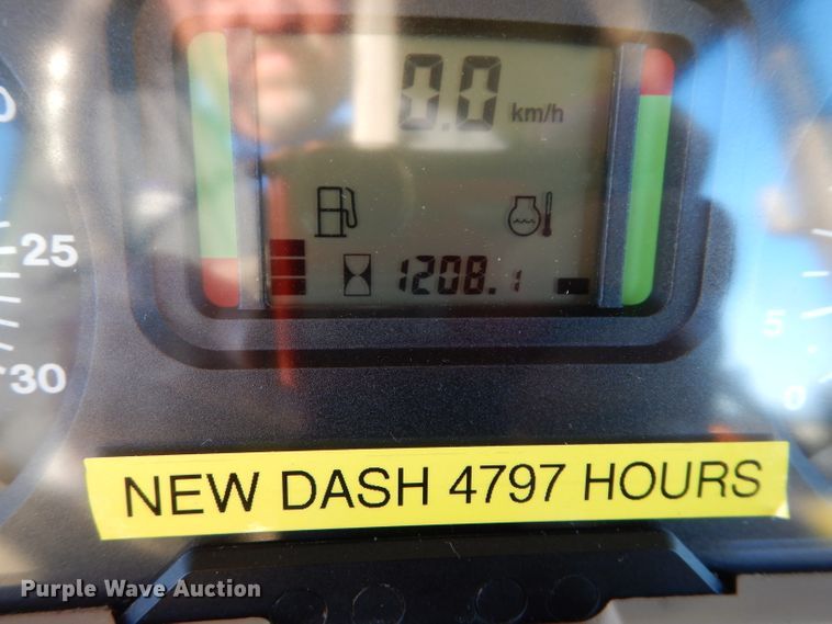 image for item DI8337 2004 John Deere 6715  MFWD tractor