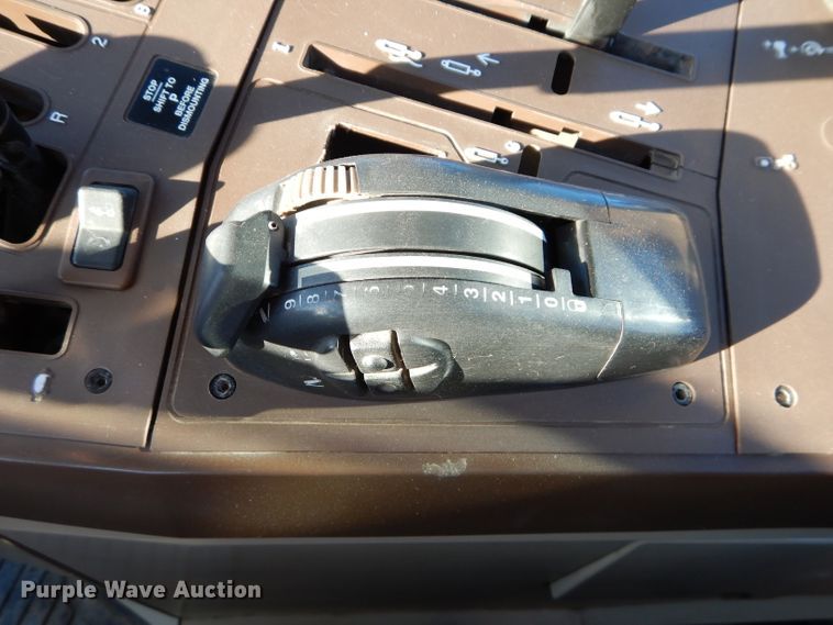 image for item DI8337 2004 John Deere 6715  MFWD tractor