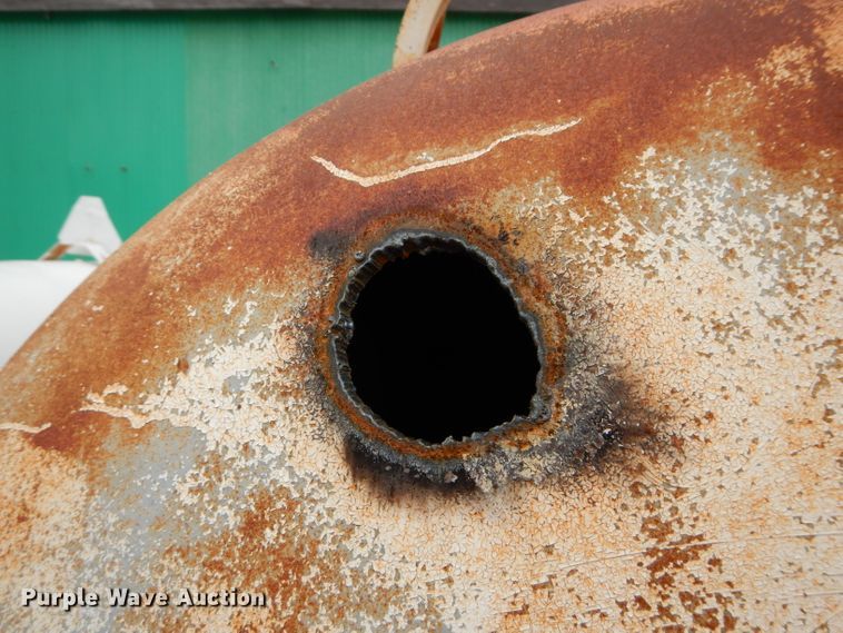 image for item DI8354 Anhydrous ammonia tank