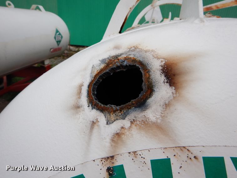 image for item DI8355 Anhydrous ammonia tank