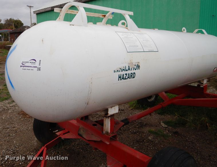 image for item DI8356 Anhydrous ammonia tank