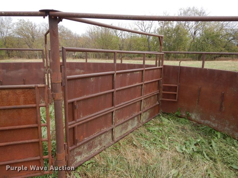 image for item DI8359 Livestock chute and tub