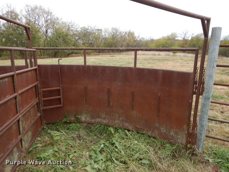 image for item DI8359 Livestock chute and tub