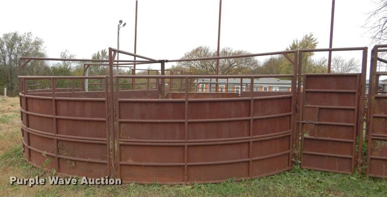 image for item DI8359 Livestock chute and tub