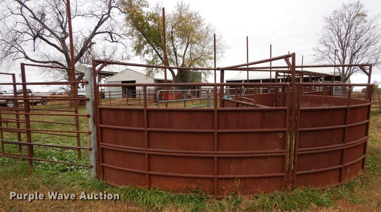 image for item DI8359 Livestock chute and tub